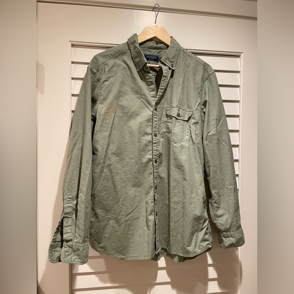 Men’s Vineyard Vines (L) Olive/Sage Green button down